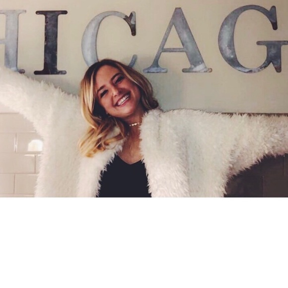 White Faux Fur Fuzzy Express Jacket / Coat size XS/S - Picture 7 of 7